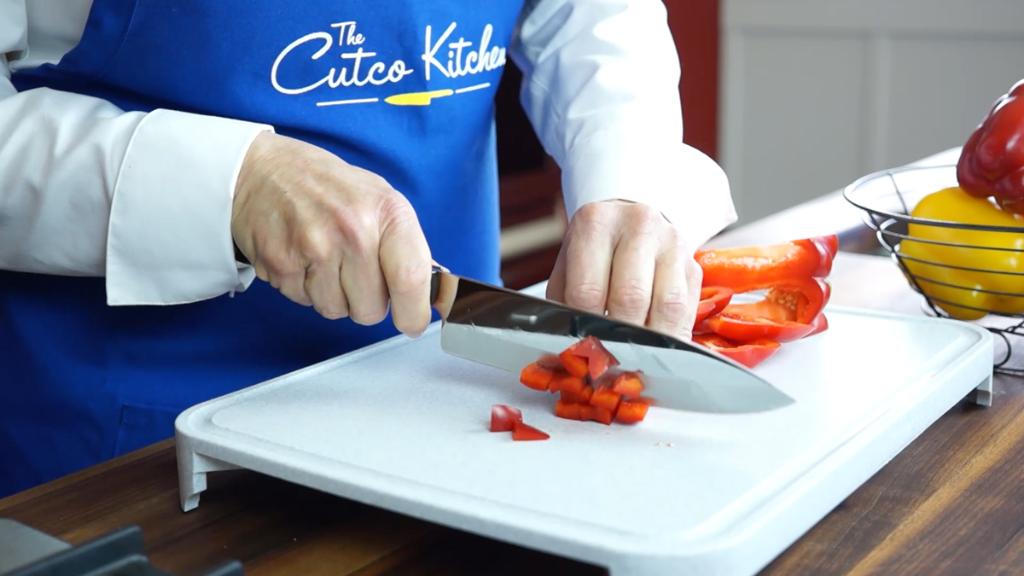 How to Cut a Bell Pepper (Professional Chef's Method!) - Savory Nothings