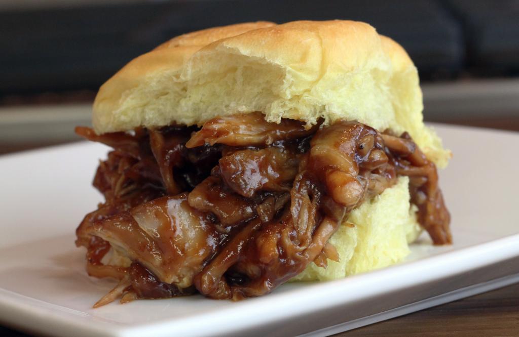 Pulled Pork Sliders With Cutco 
