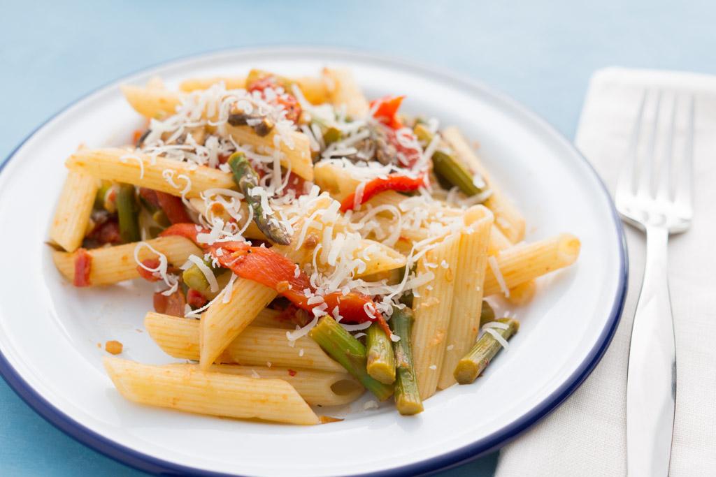 Asparagus and Roasted Red Pepper Pasta Toss