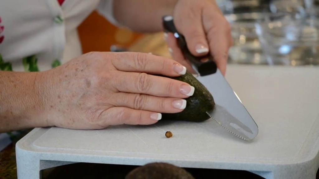 How To Easily Cut An Avocado