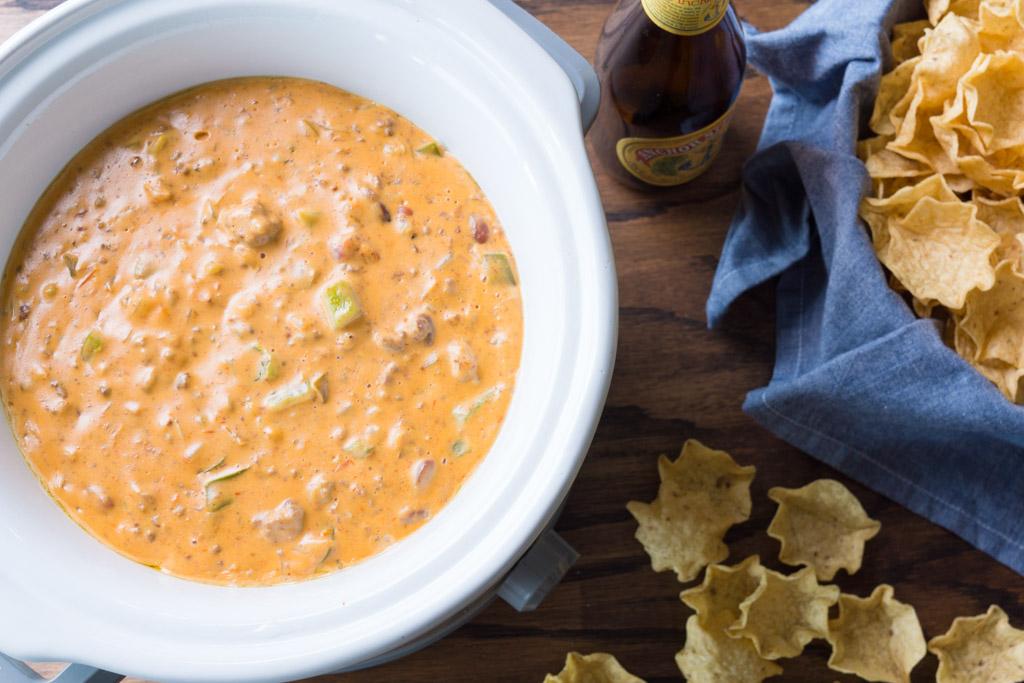 Slow Cooker Chili Cheese Dip