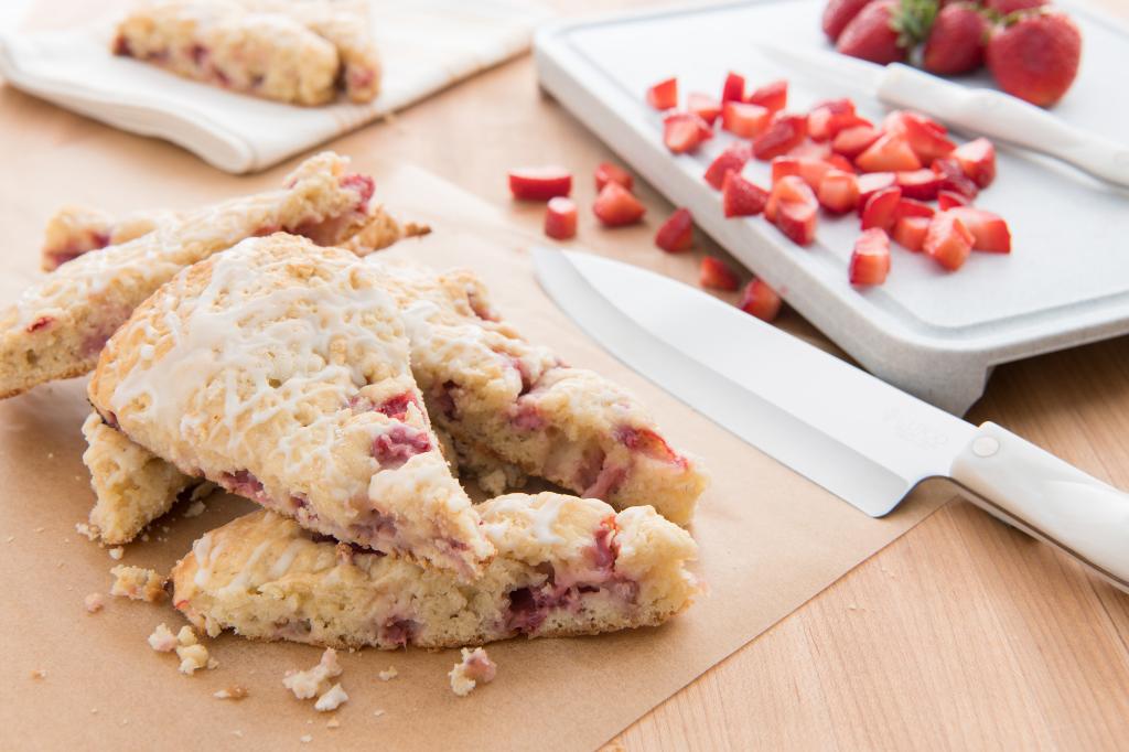 Easy, Buttery Strawberry Scones
