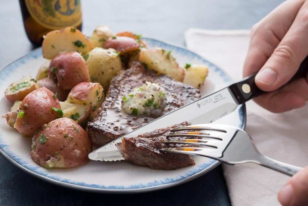 https://images.cutco.com/learn/2018/steak-potatoes-23-l.jpg