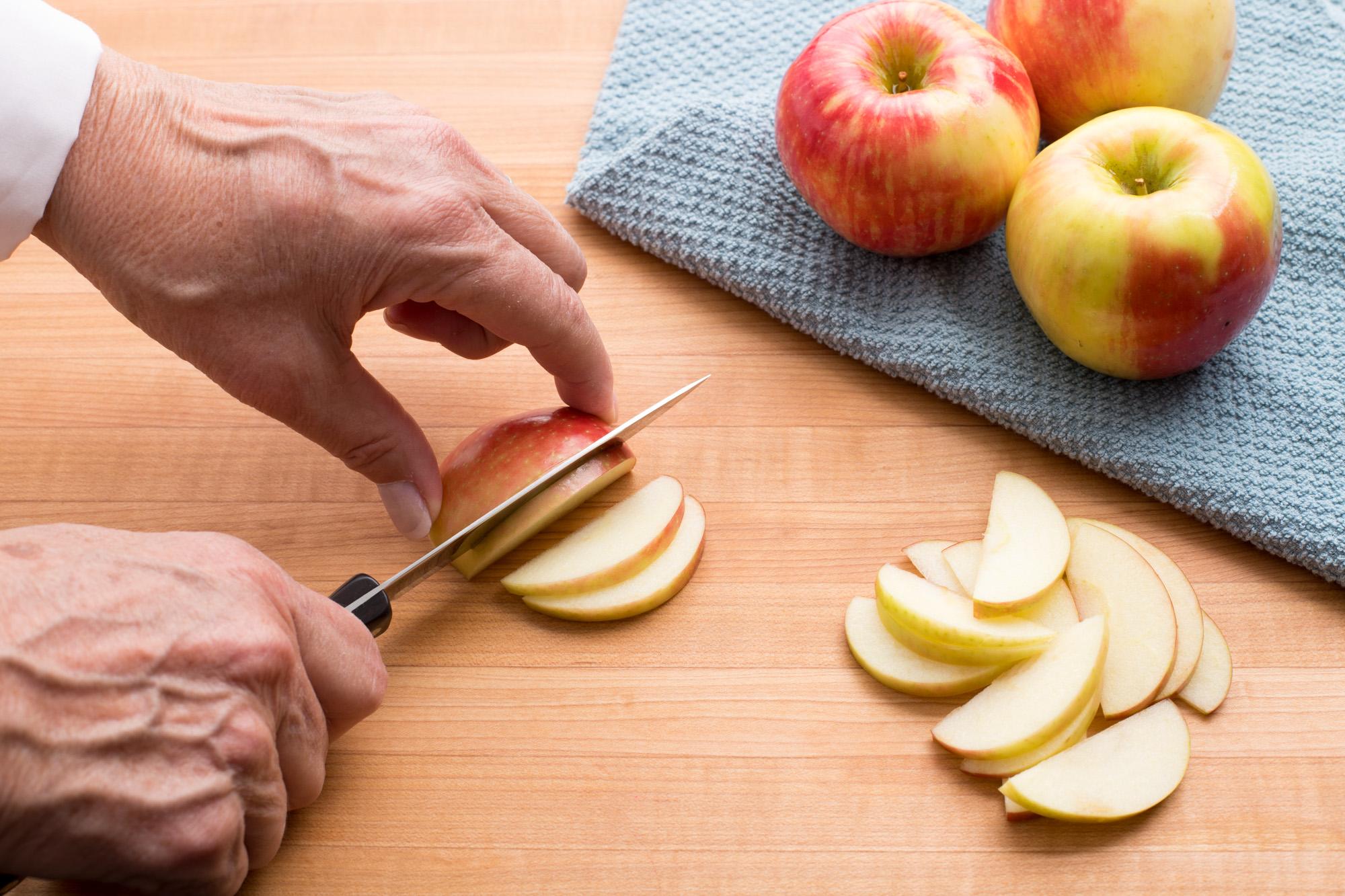 How to Cut an Apple - Chefjar