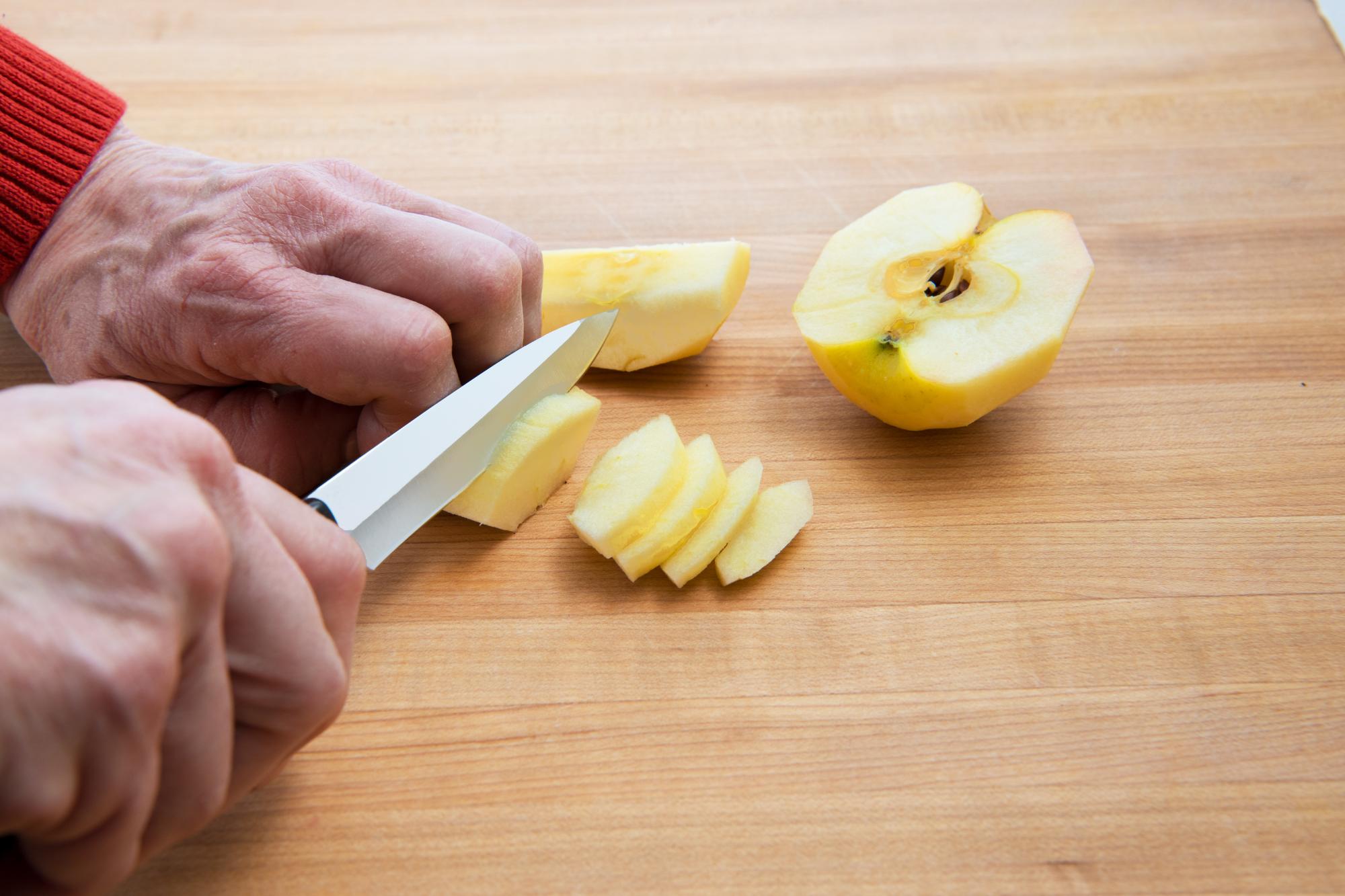 How To Cut Apples Into Slices 