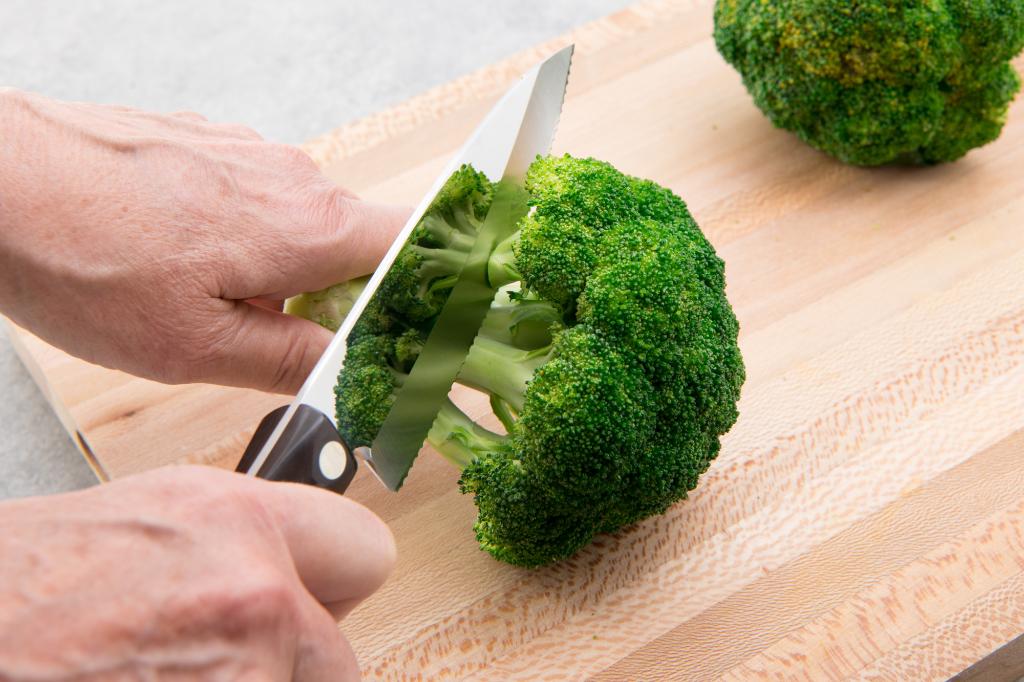 How to Cut Broccoli