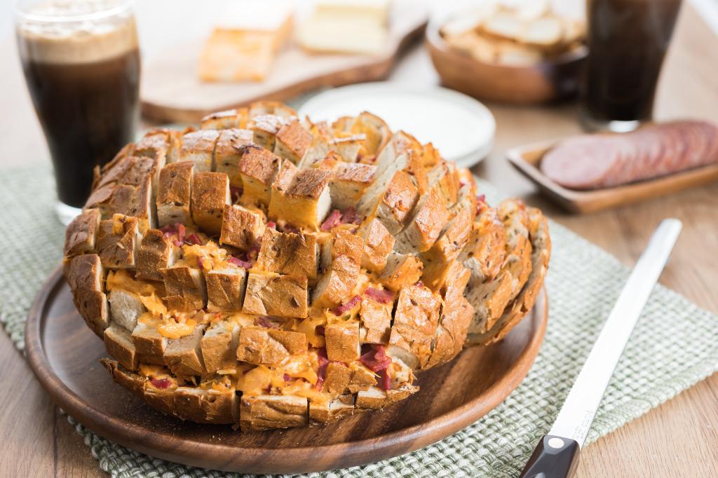 Reuben Pull-Apart Bread