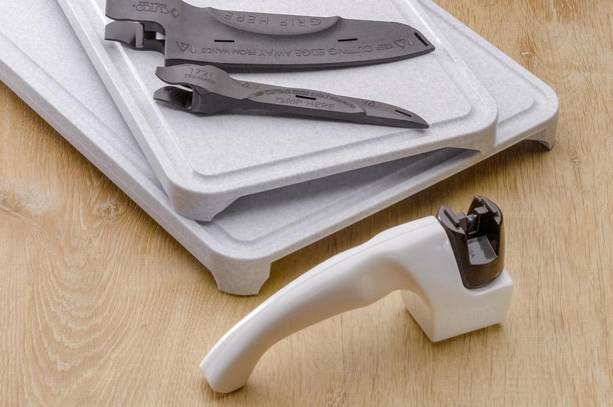 https://images.cutco.com/learn/2020/3-s-knife-care-cover-l.jpg