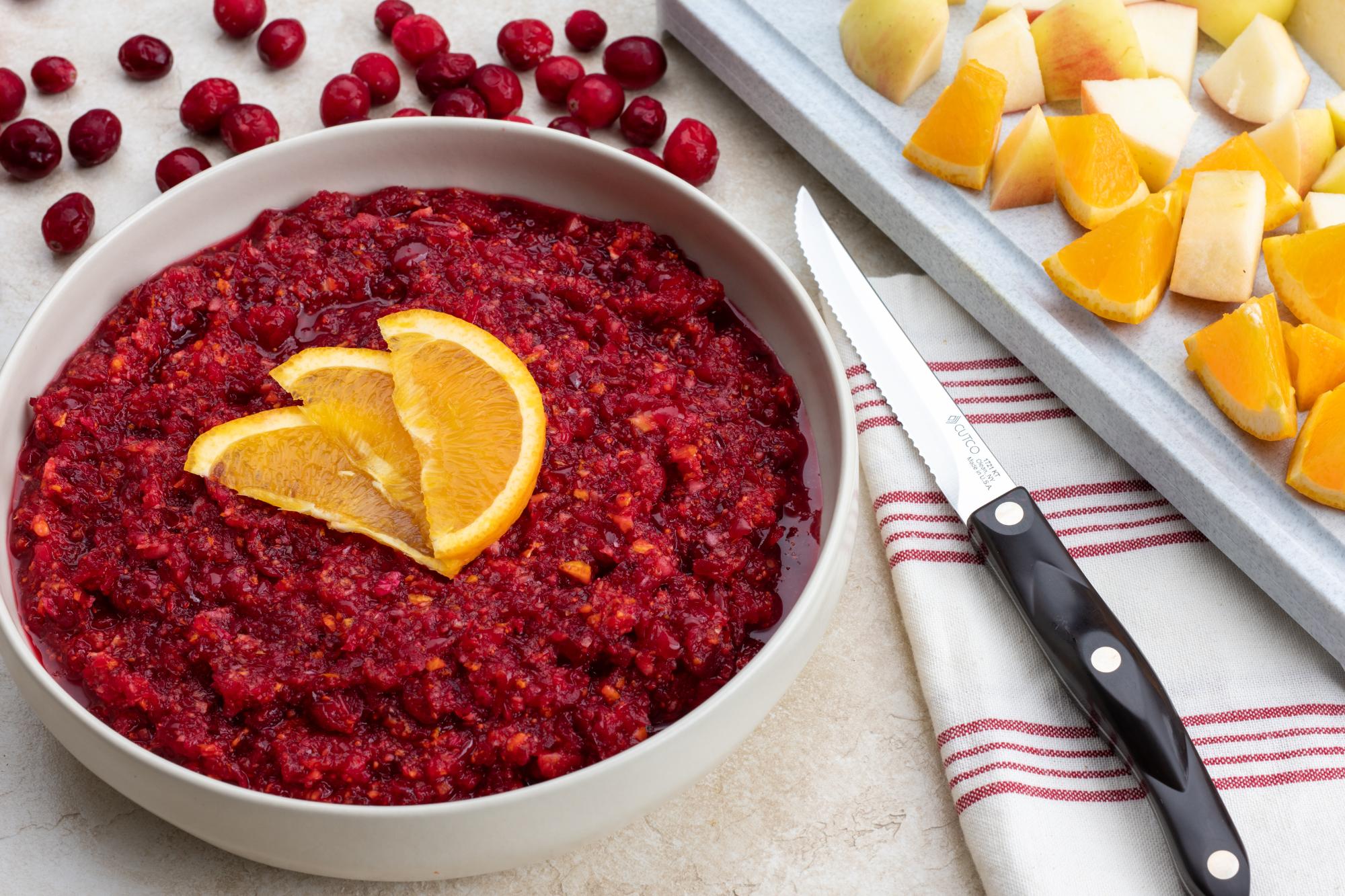 Easy No-Cook Cranberry Sauce (4-Ingredients)