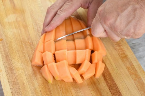 How to Easily Cut Cantaloupe into Cubes
