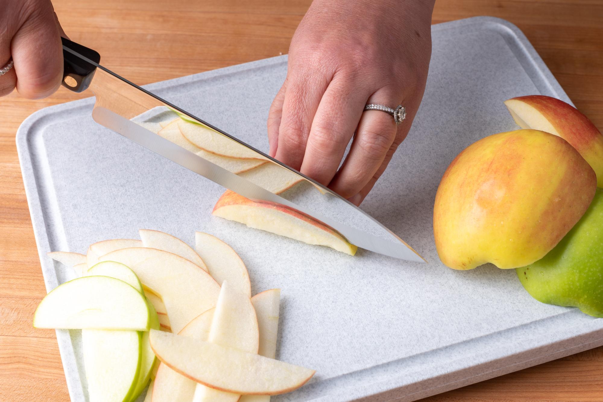 The Petite Chef is perfect for thinly slicing the apples.