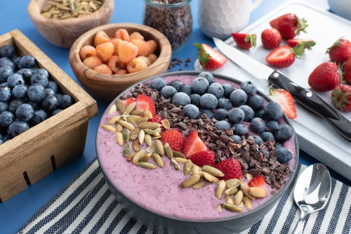 Strawberry, Raspberry and Blueberry Smoothie Bowl