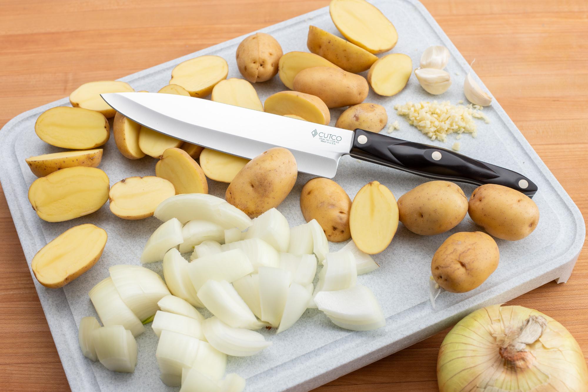 Cut up potatoes with a Petite Chef.