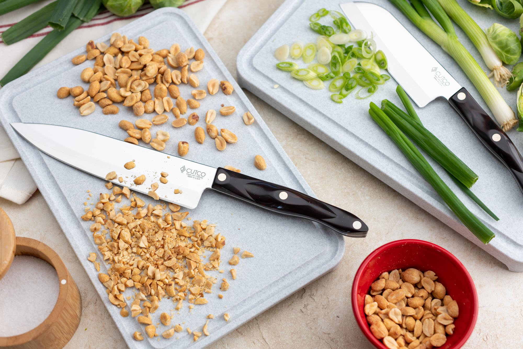 Chopped peanuts with the Petite Chef.