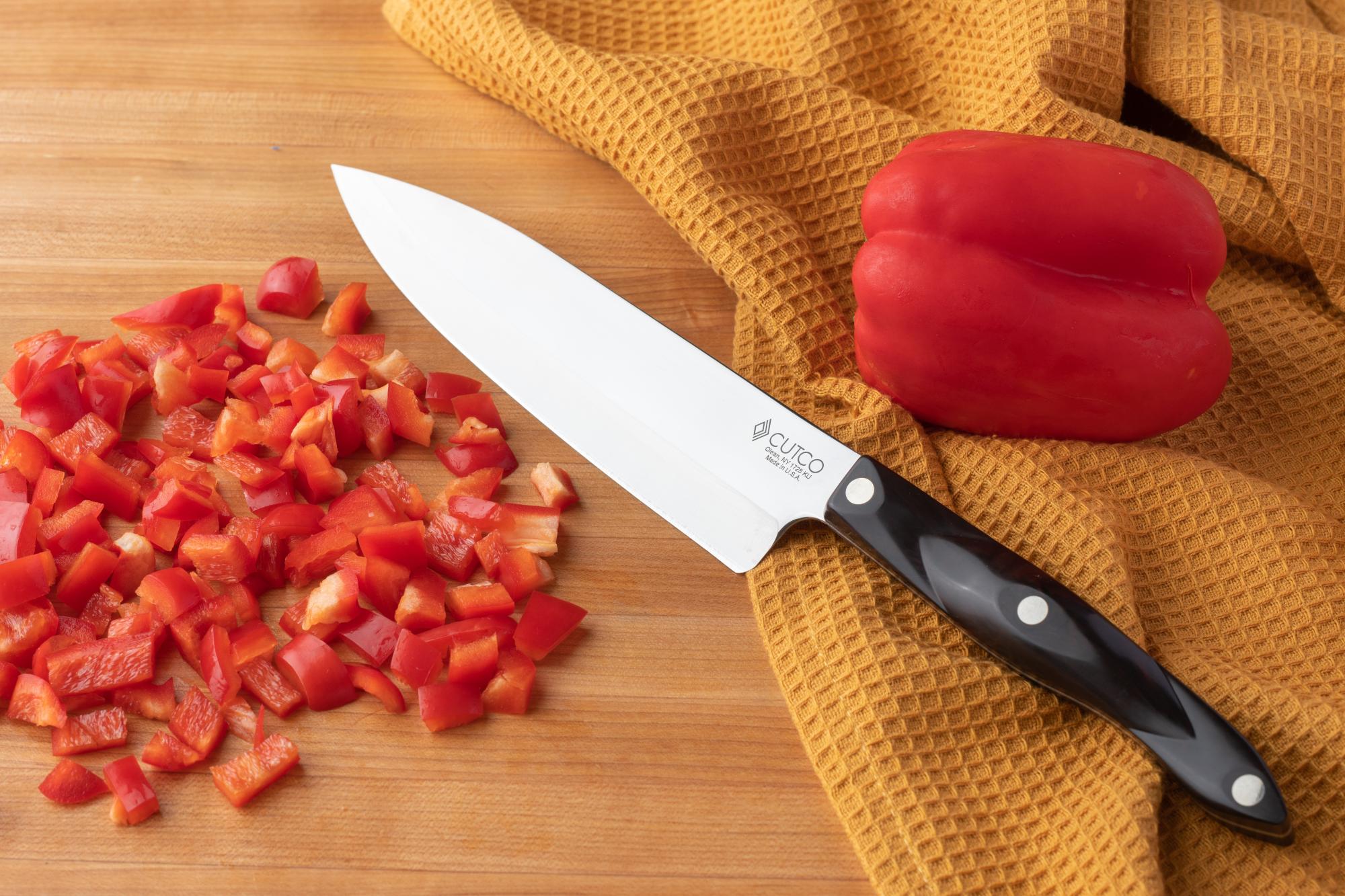 Diced red pepper with a Petite Chef.