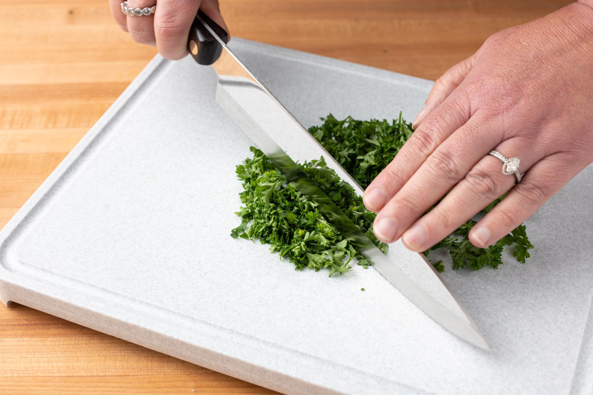 Cutting the parsley with a Petite Chef.