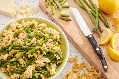 Spring Pasta With Peas and Asparagus