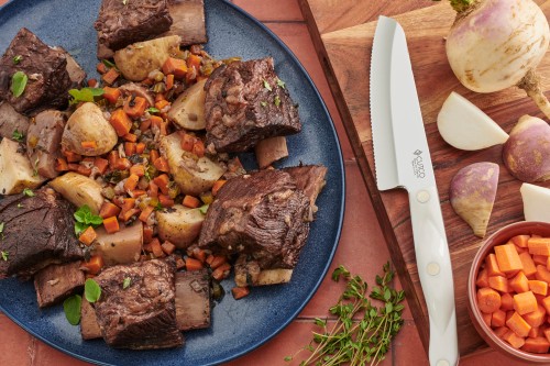 Pressure Cooker Short Ribs With Vegetables