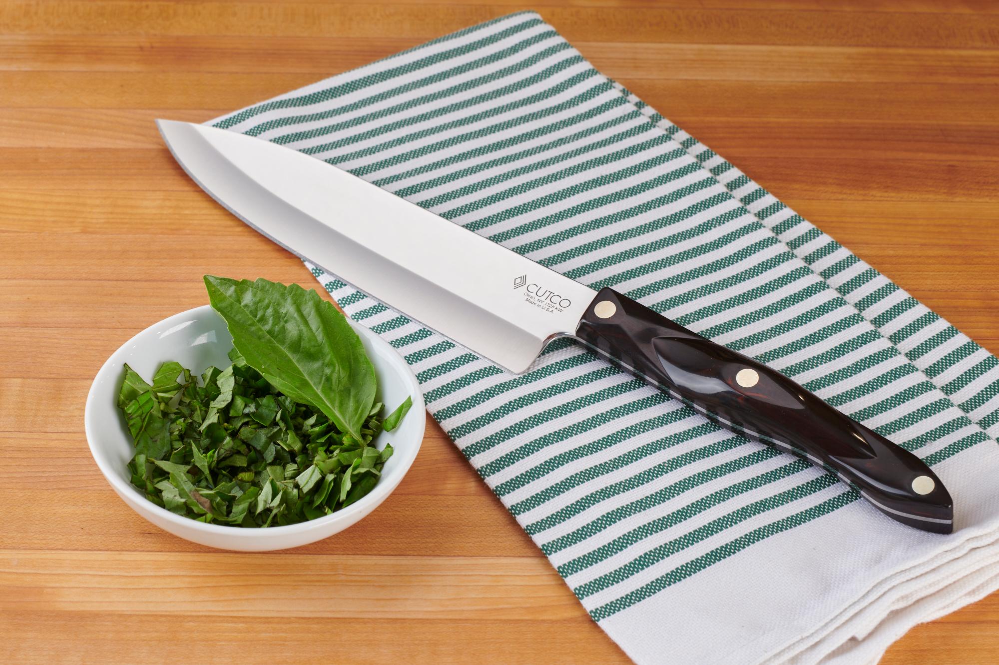 Chopped basil with a Petite Chef.