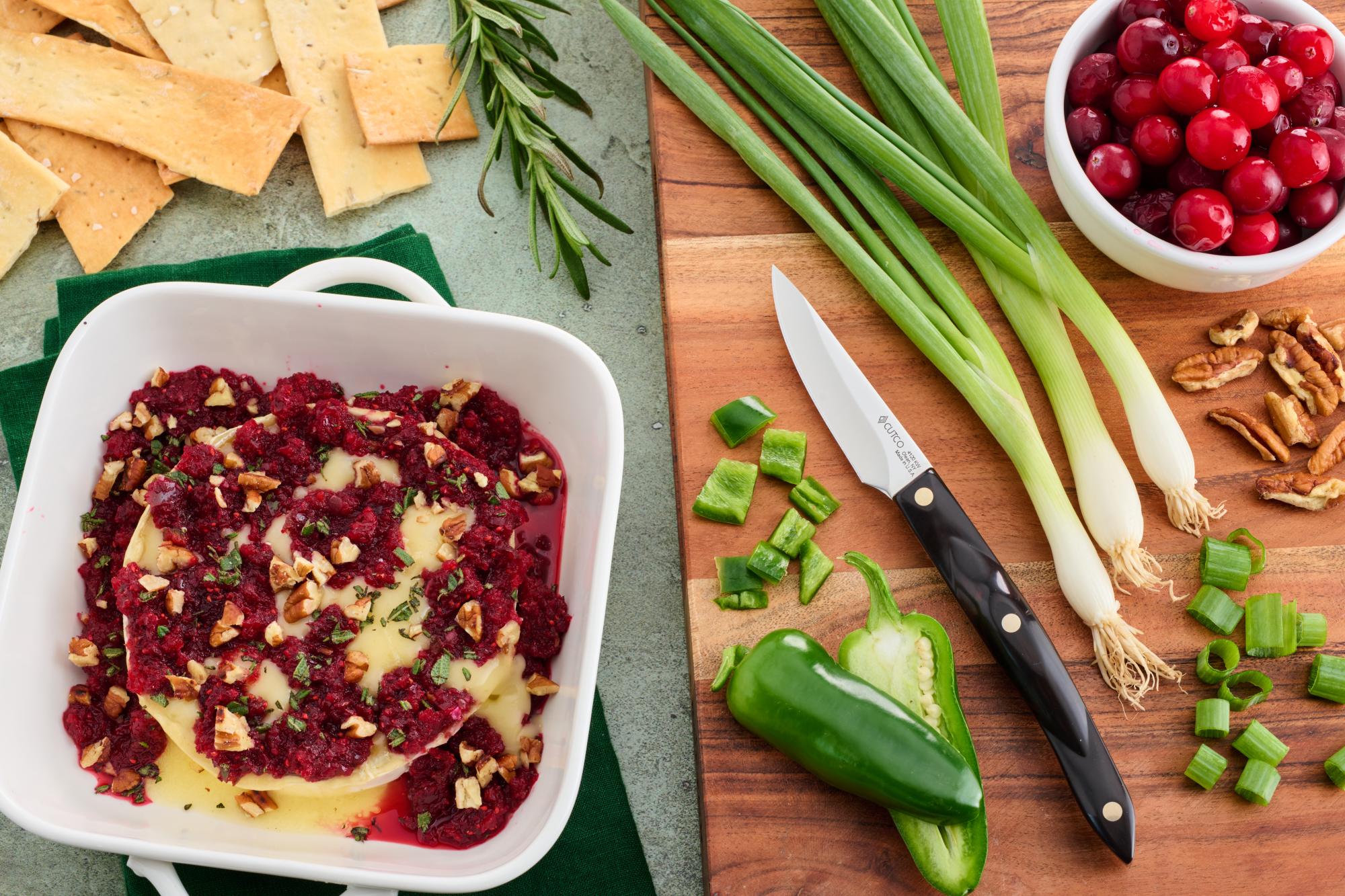 Cranberry and Jalapeño Baked Brie Dip