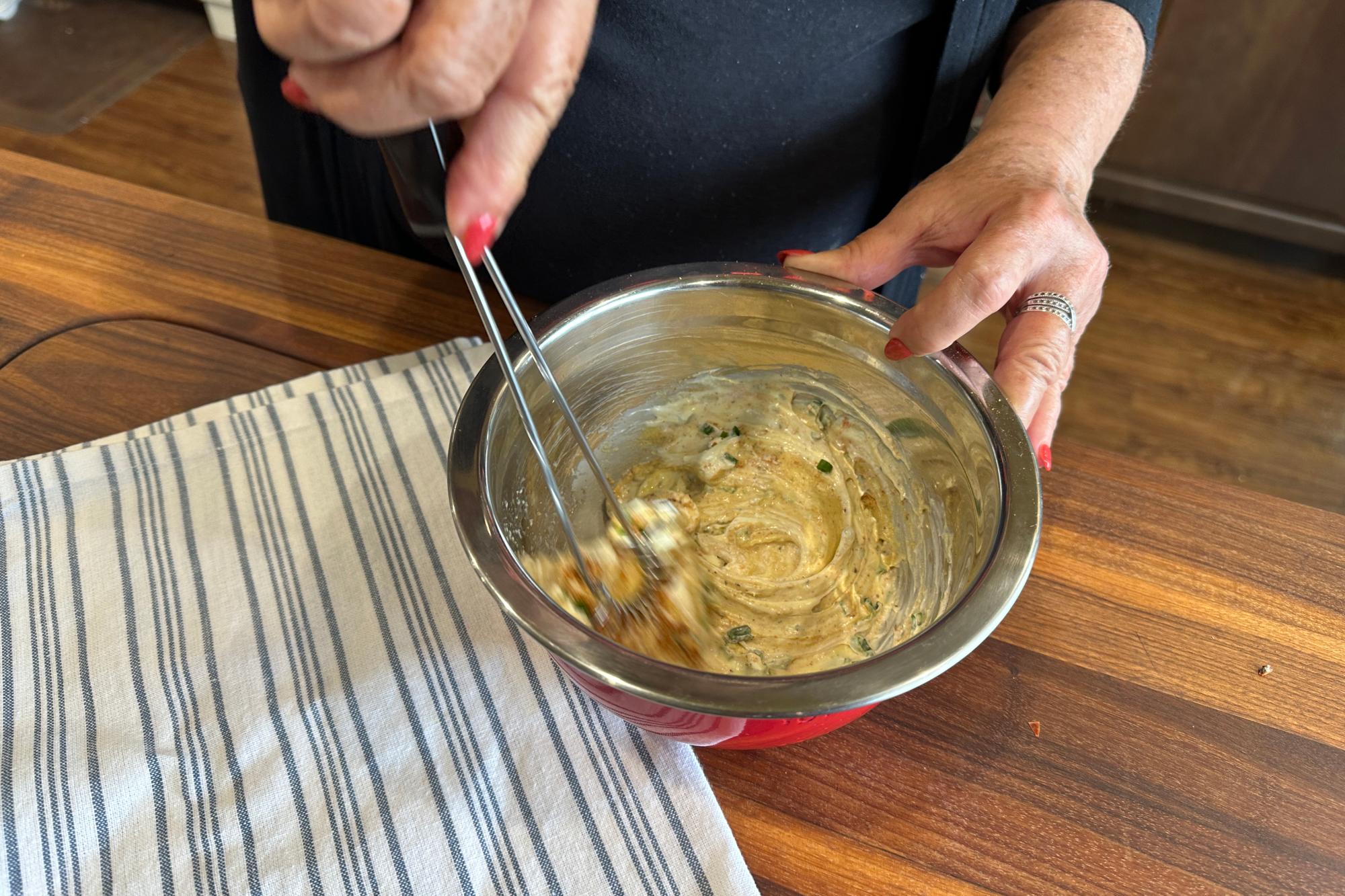 Mixing the sauce with a Mix-Stir.