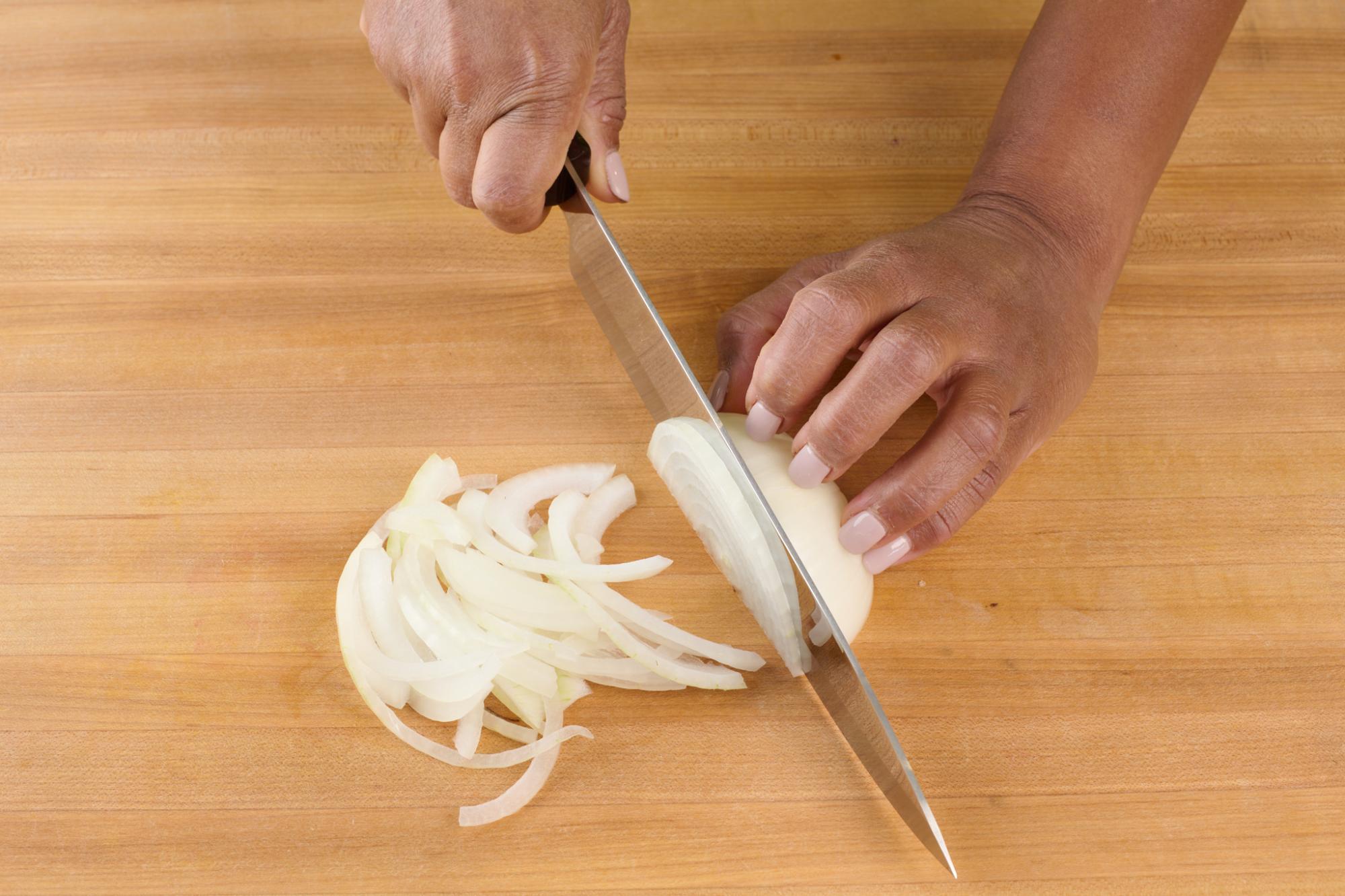 cutting onion