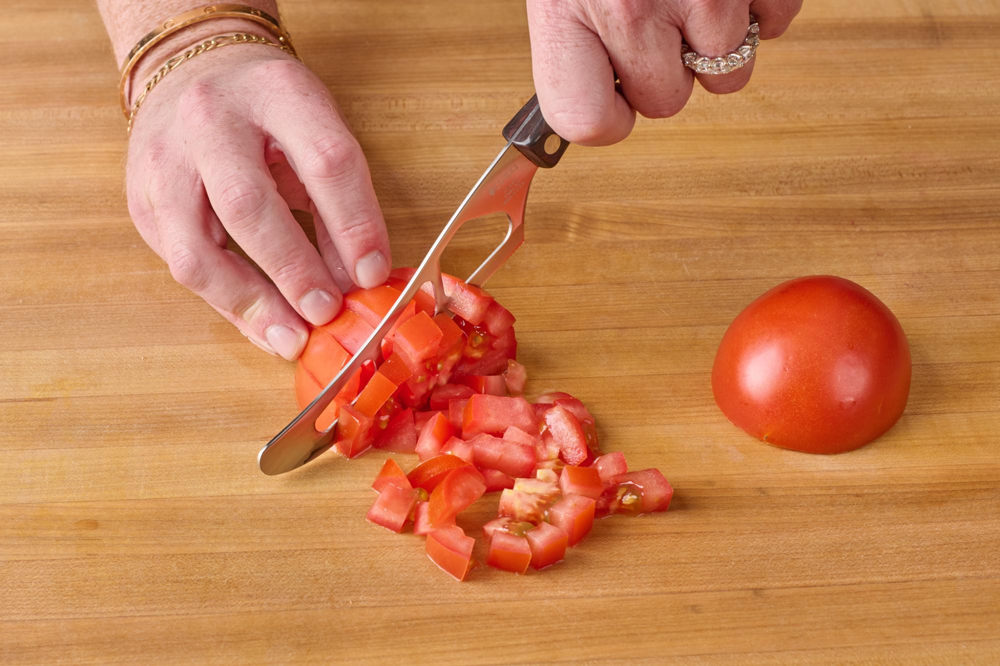 cutting tomatoes