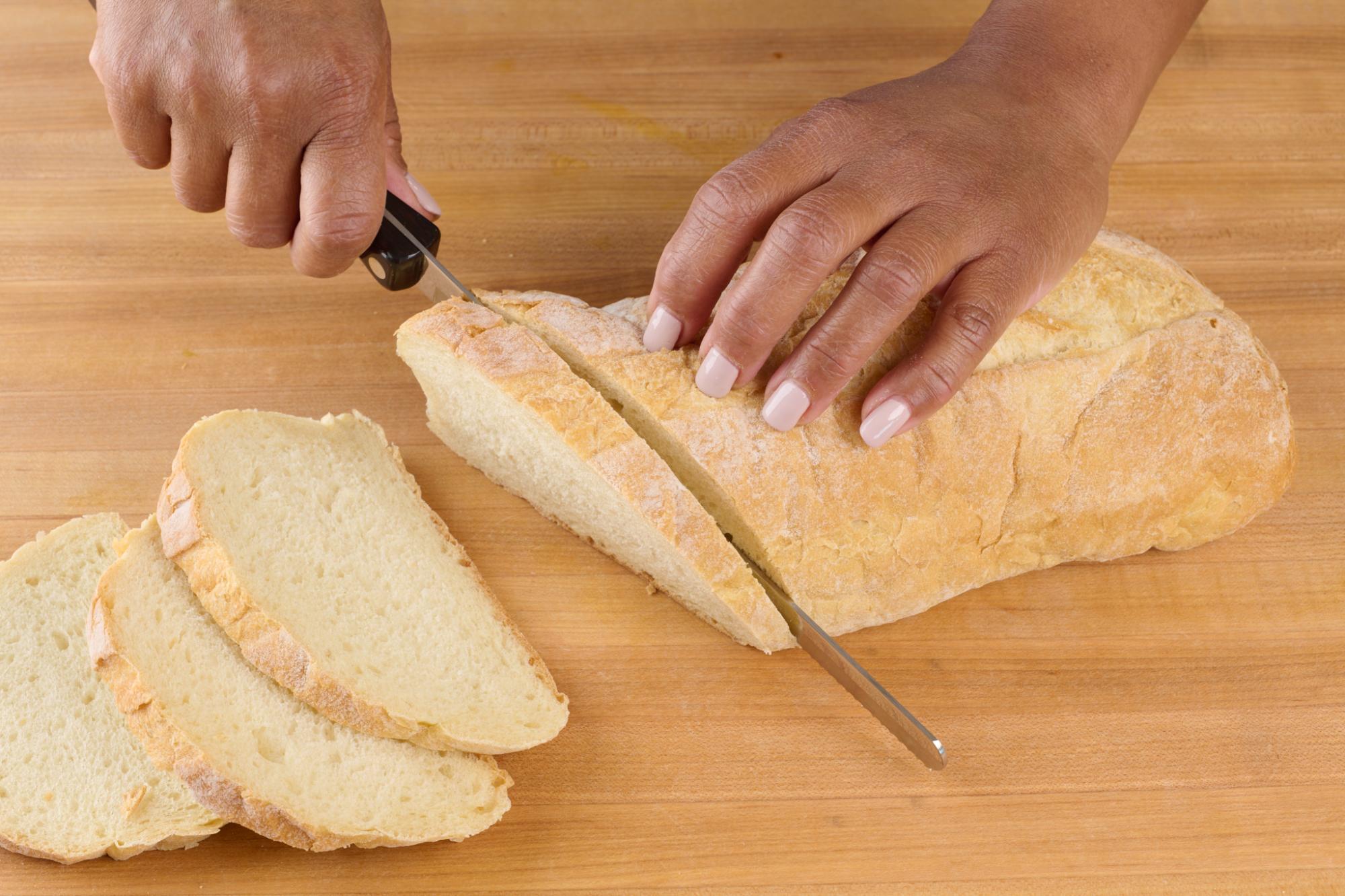 Slicing loaf with Petite Slicer