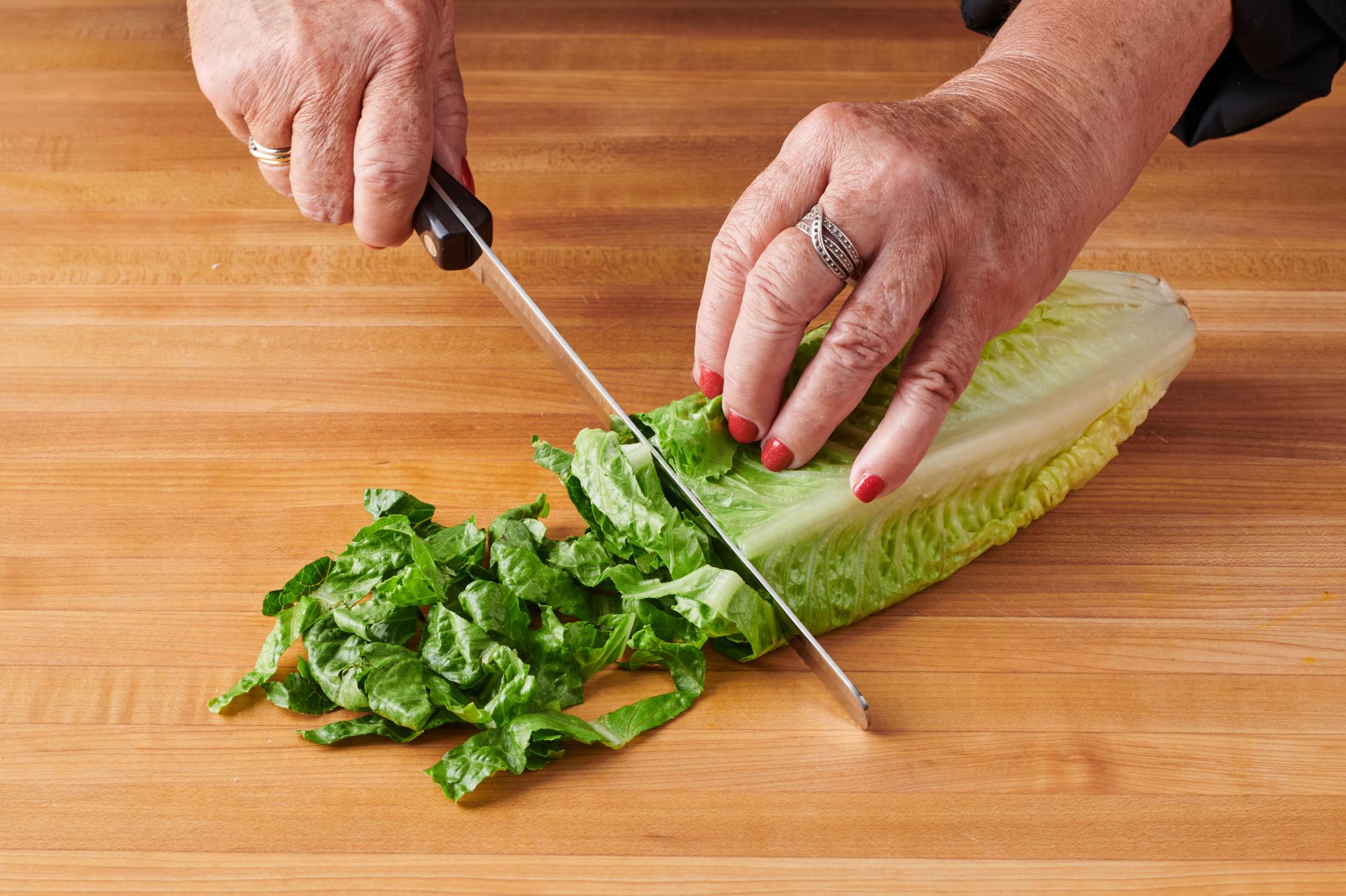Petite Slicer cutting lettuce.