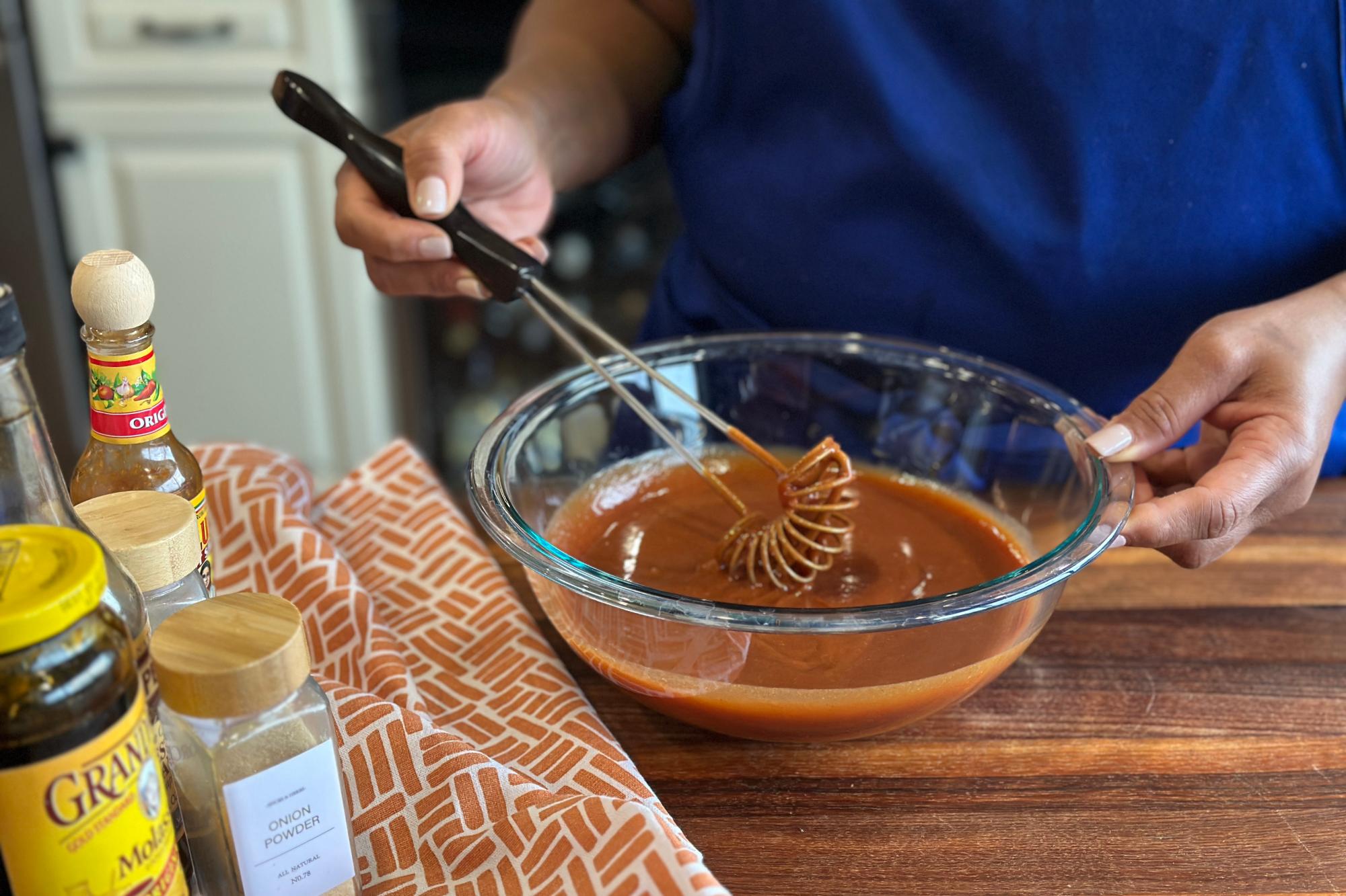 Mixing sauce with Mix-Stir.