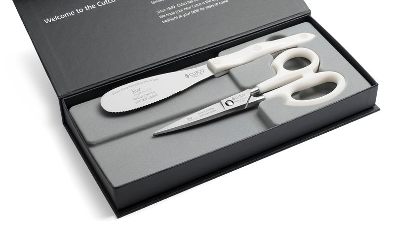 Closeup of Shear Favorites in handle option W