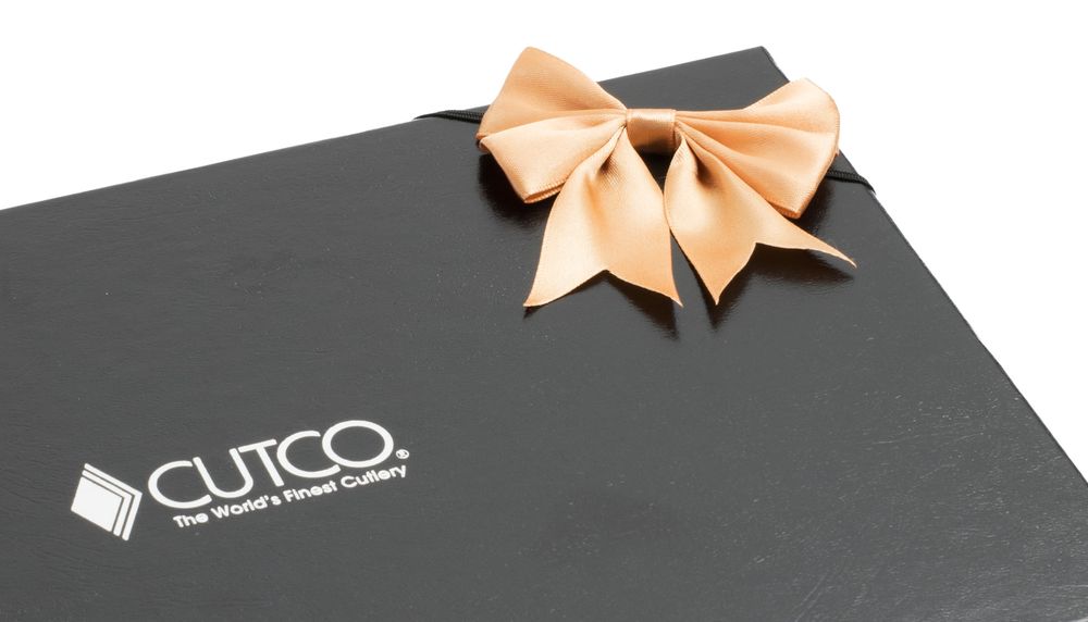 Closeup of gift box with available gift bow in various colors.