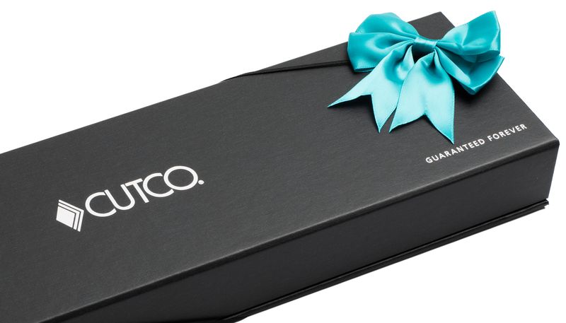 Closeup of gift box with available gift bow in various colors.