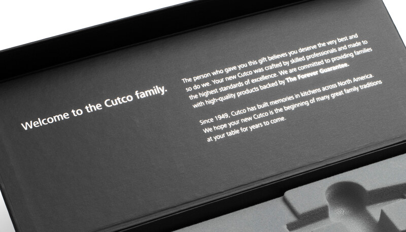 Closeup of inside of gift box lid and welcome message.