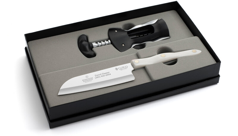 Closeup of Wine & Dine Set in handle option W