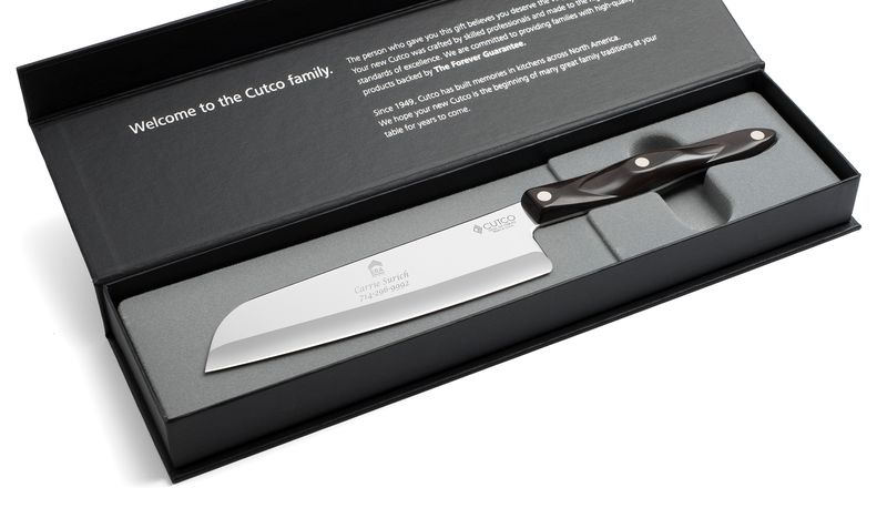 Closeup of 7" Santoku in handle option C