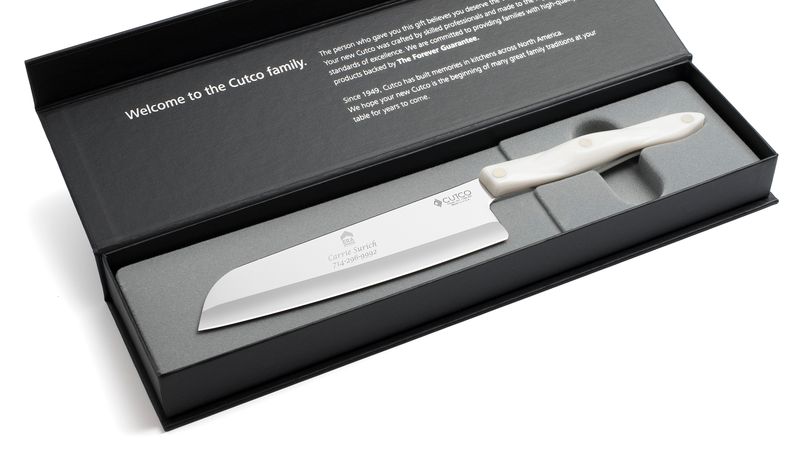 Closeup of 7" Santoku in handle option W