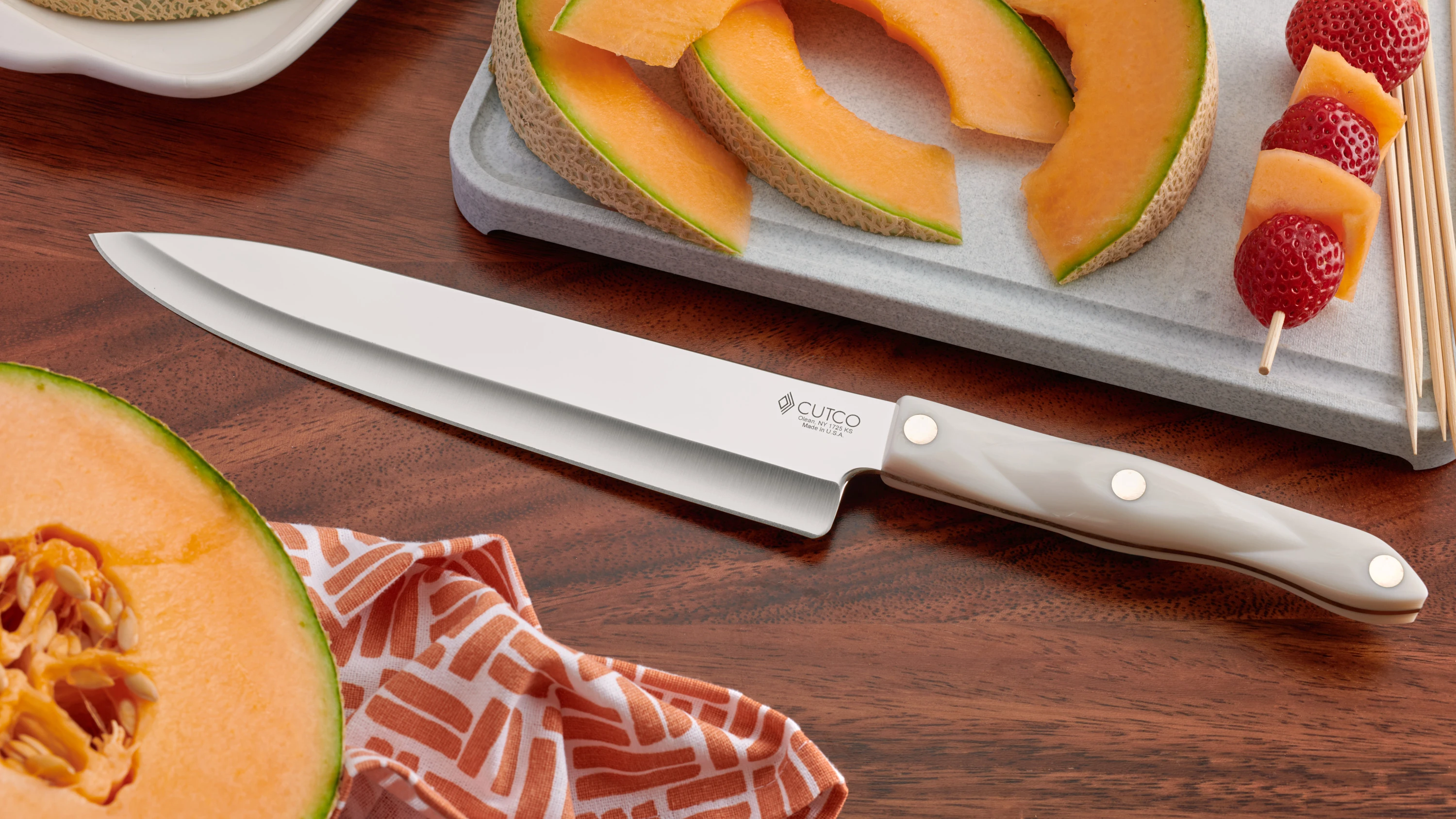Cutco Petite Chef Knife Review: A sharp knife that's comfortable to hold