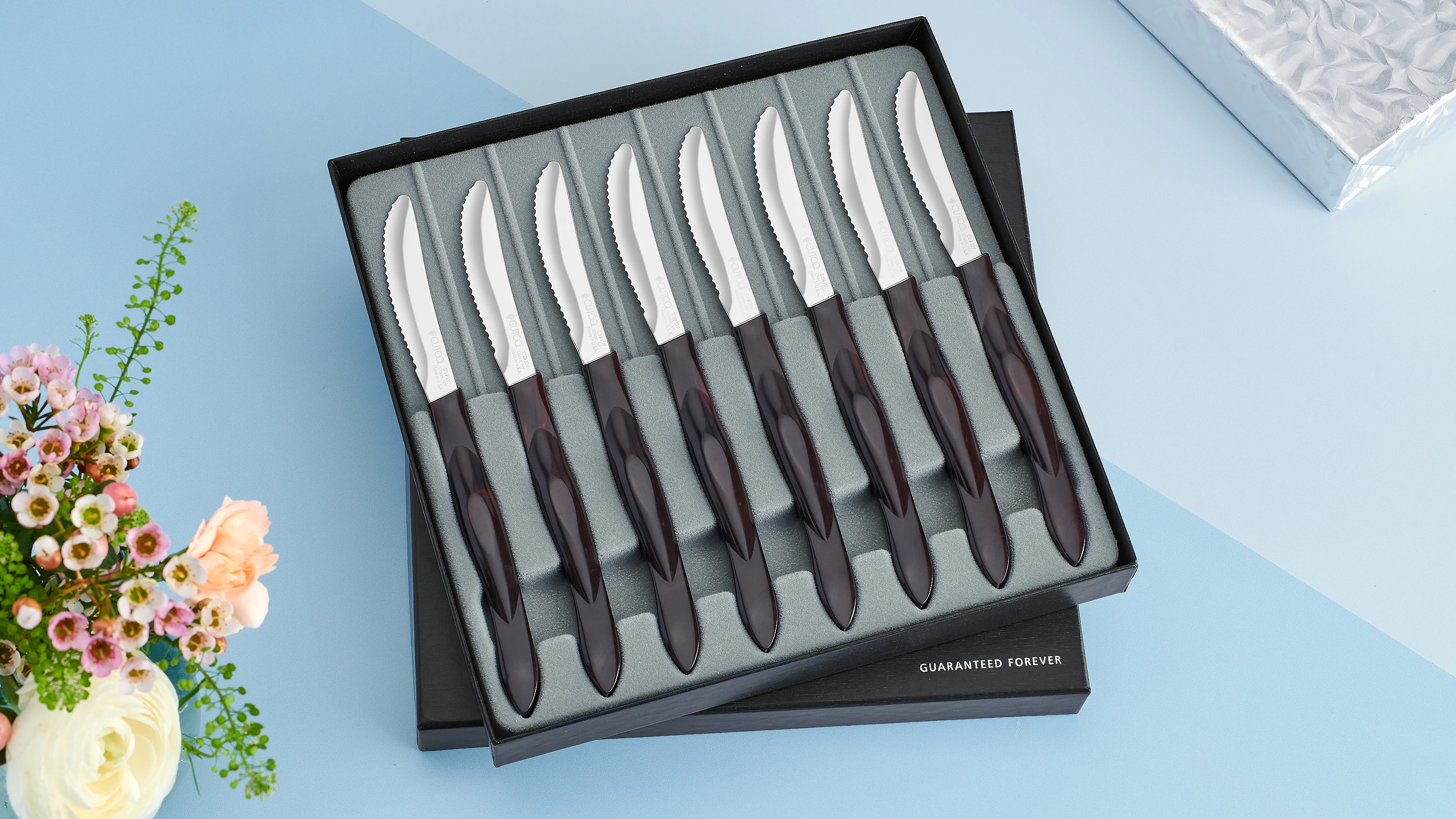 8 Cutco Steak Knives 