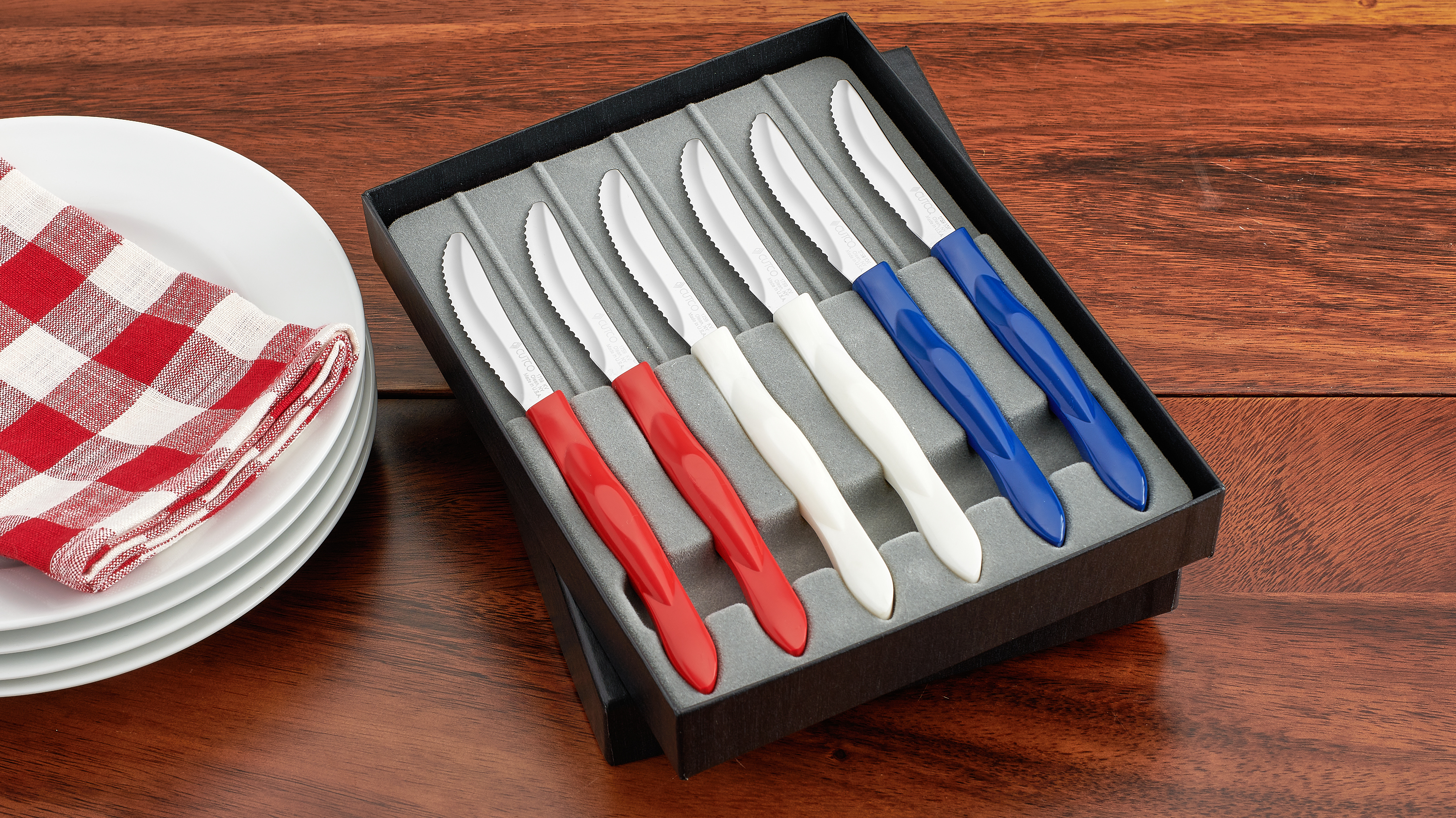  Cutco Knives 4 Piece Table Knife Set with Westwood Gourmet  Micro Fiber Polishing Cloth (1759) with (1745) Tray (Table Knives) : Sports  & Outdoors