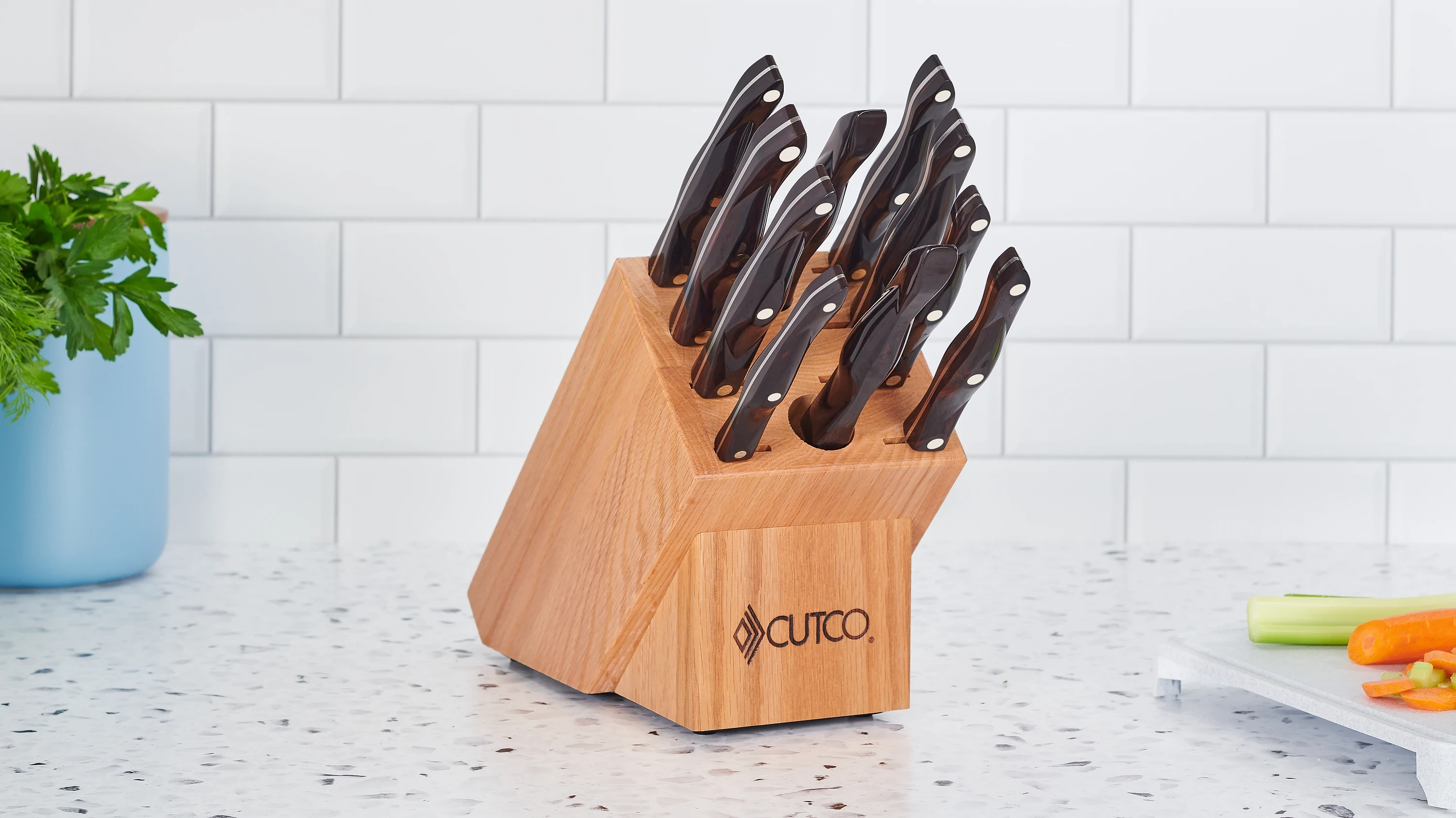  Cutco 1748RP Homemaker + 8, Wood 18-Slot Kitchen Knife Block,  Cherry: Home & Kitchen
