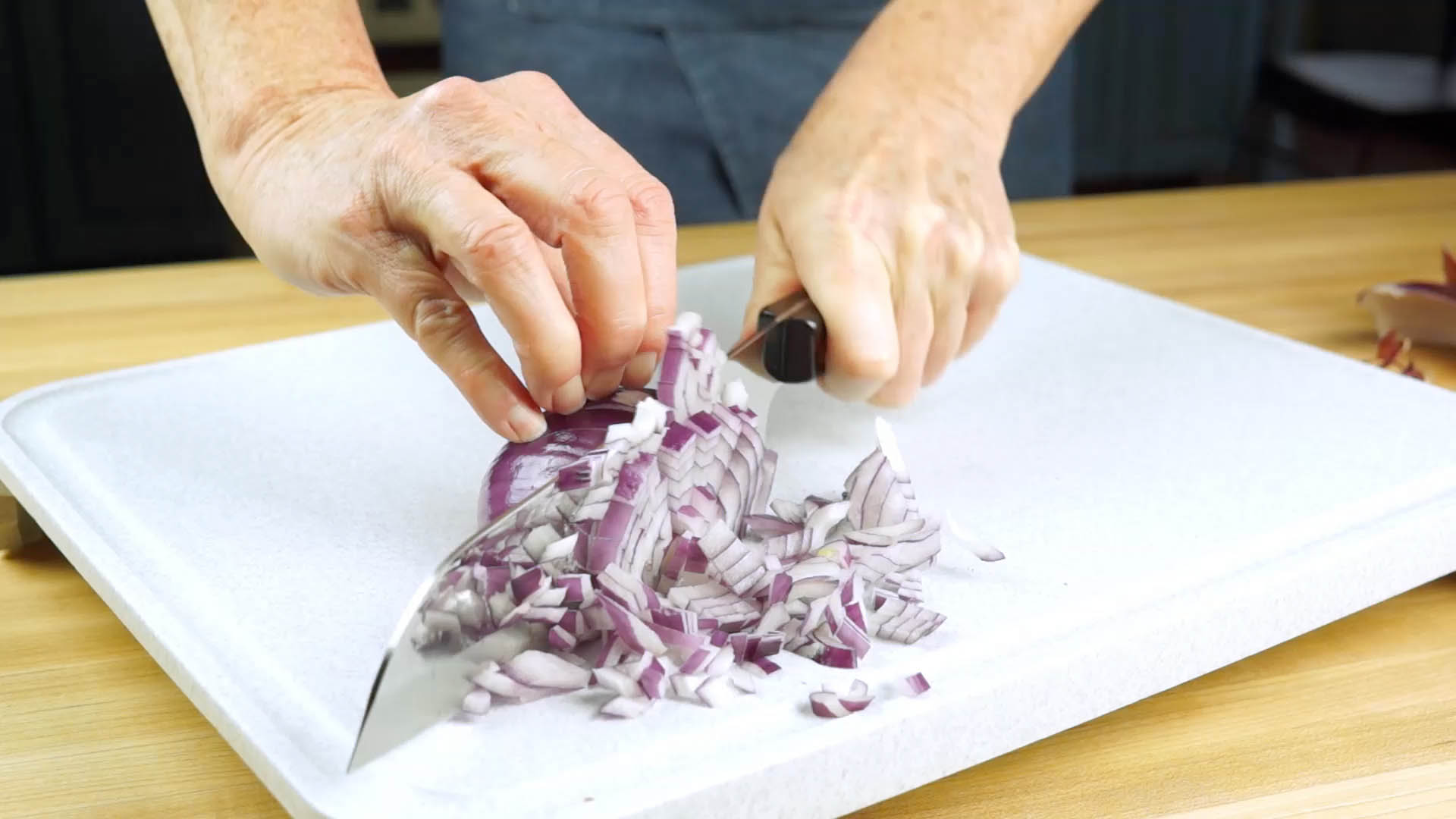 Video How to Mince an Onion