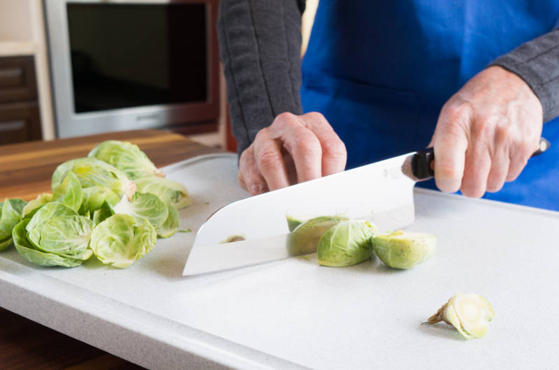 how to cut glass with a knife