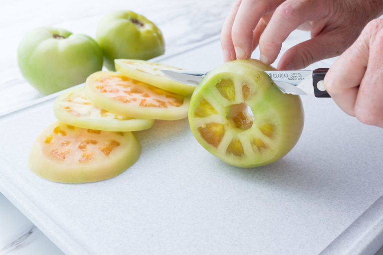 Slicing tomato with a Trimmer.