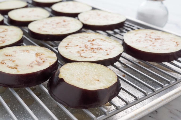 Salting the Eggplant slices