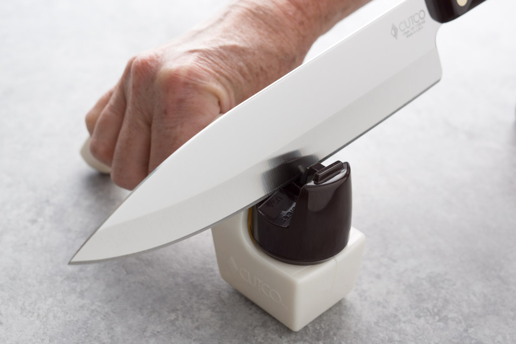 How to SHARPEN CUTCO KNIVES yourself using Cutco sharpener 